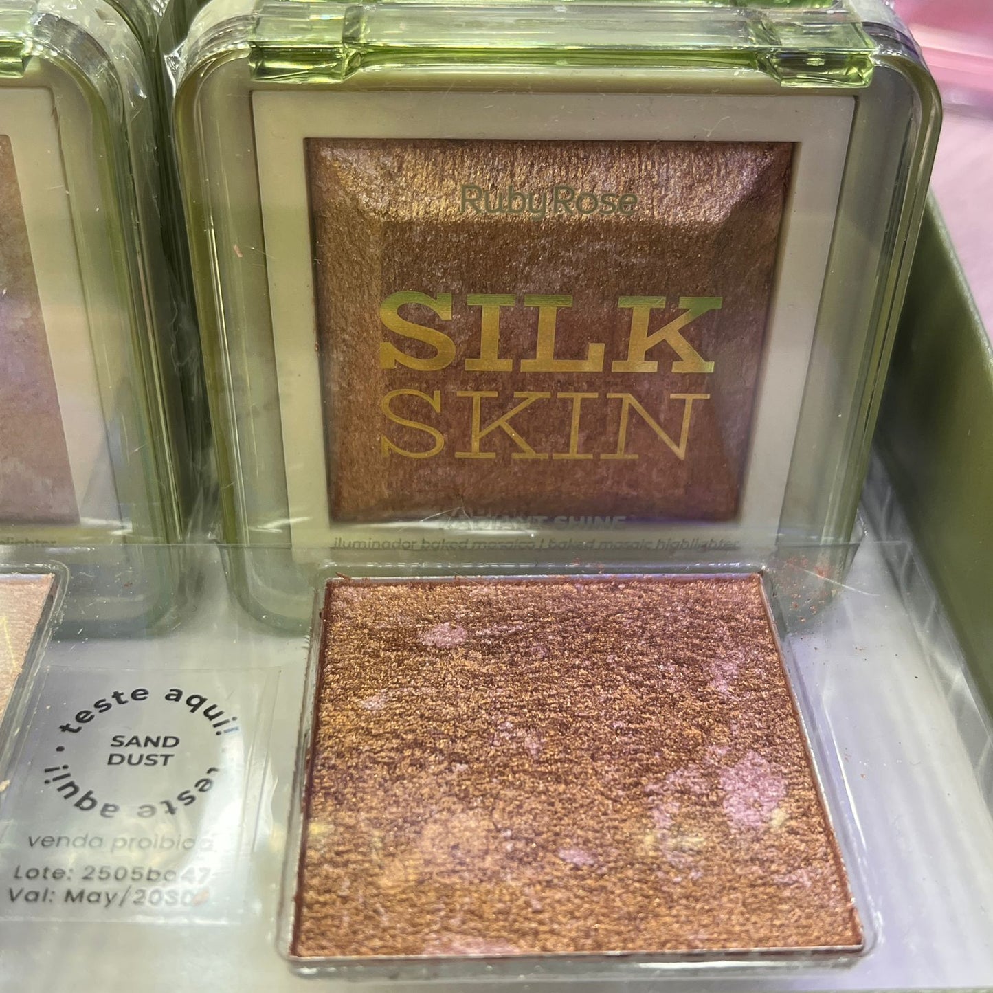 ILUMINADOR HIGHLIGHT SILK SKIN RADIANT SHINE RUBYROSE G2 HB-F1600