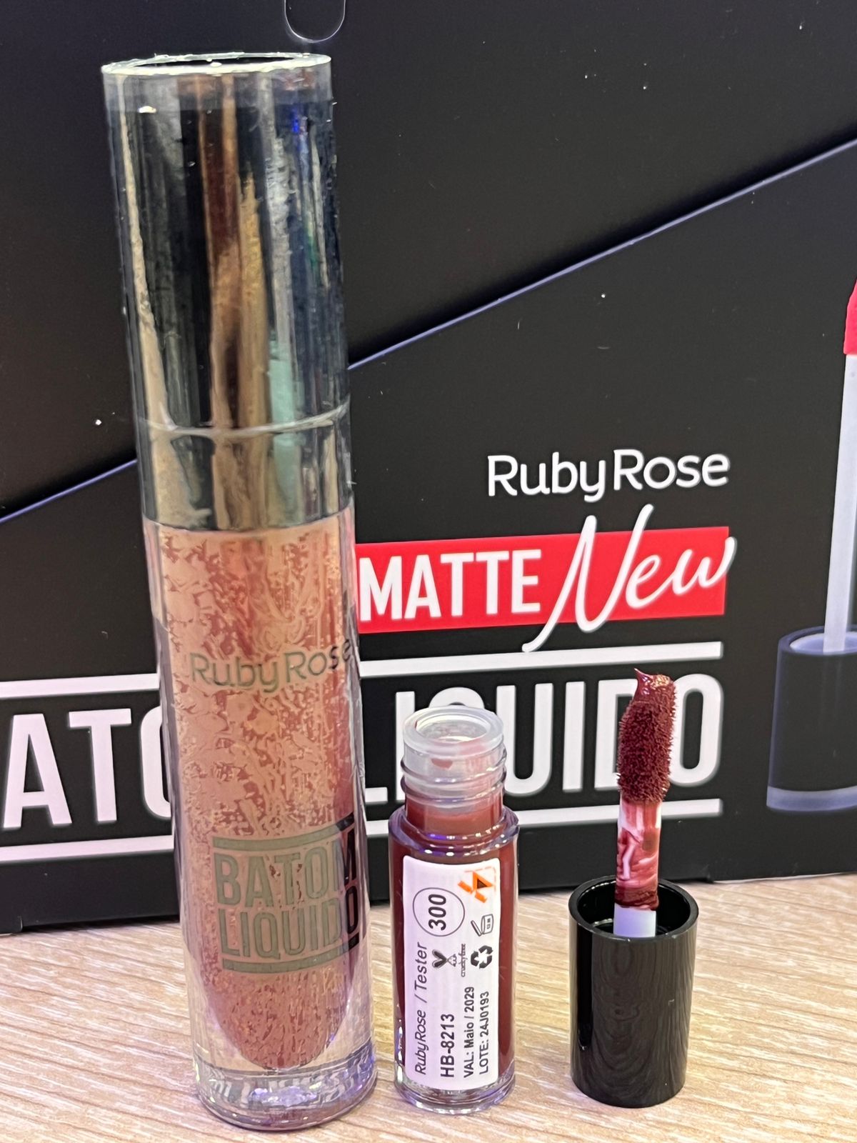 BATOM LIQUIDO MATTE RUBY ROSE HB-8213