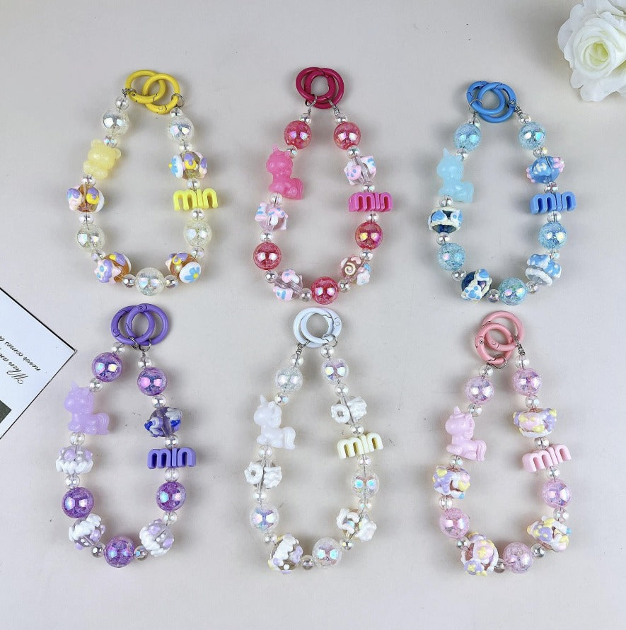 LLAVERO DE CUENTAS CON UNICORNIO Y LETRAS WA-18
