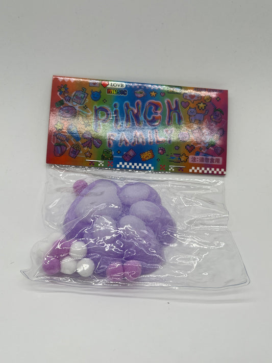 SQUEEZE PINCH FAMILY HUELLA PELOS GRANDE A201914