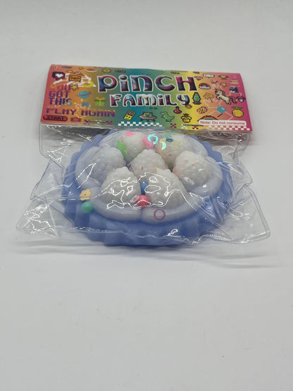 SQUEEZE PINCH FAMILY TORTA A201915